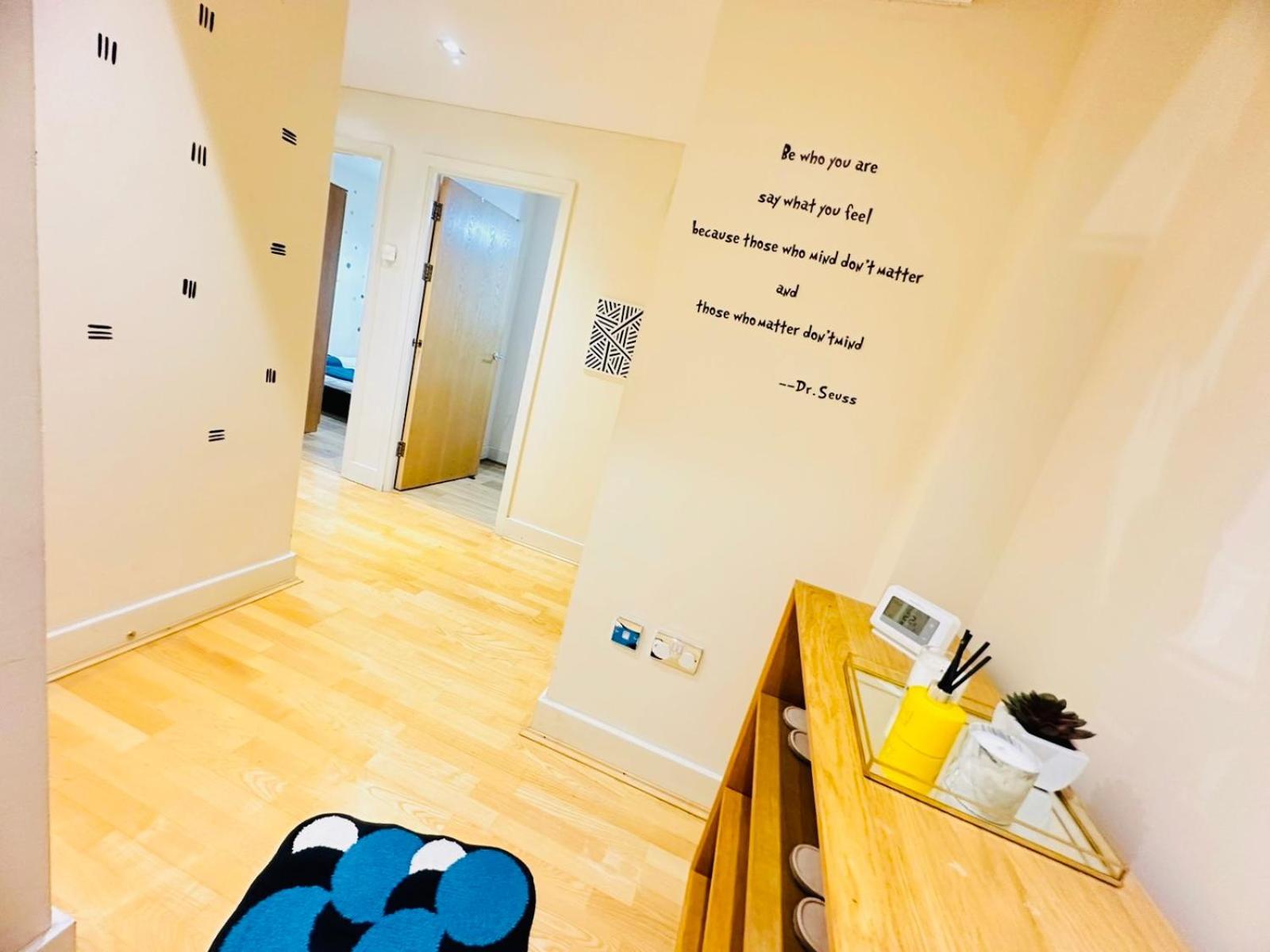 Modern 2Bed 2Bath Apartment Canary Wharf - Upto 5 Person 伦敦 外观 照片