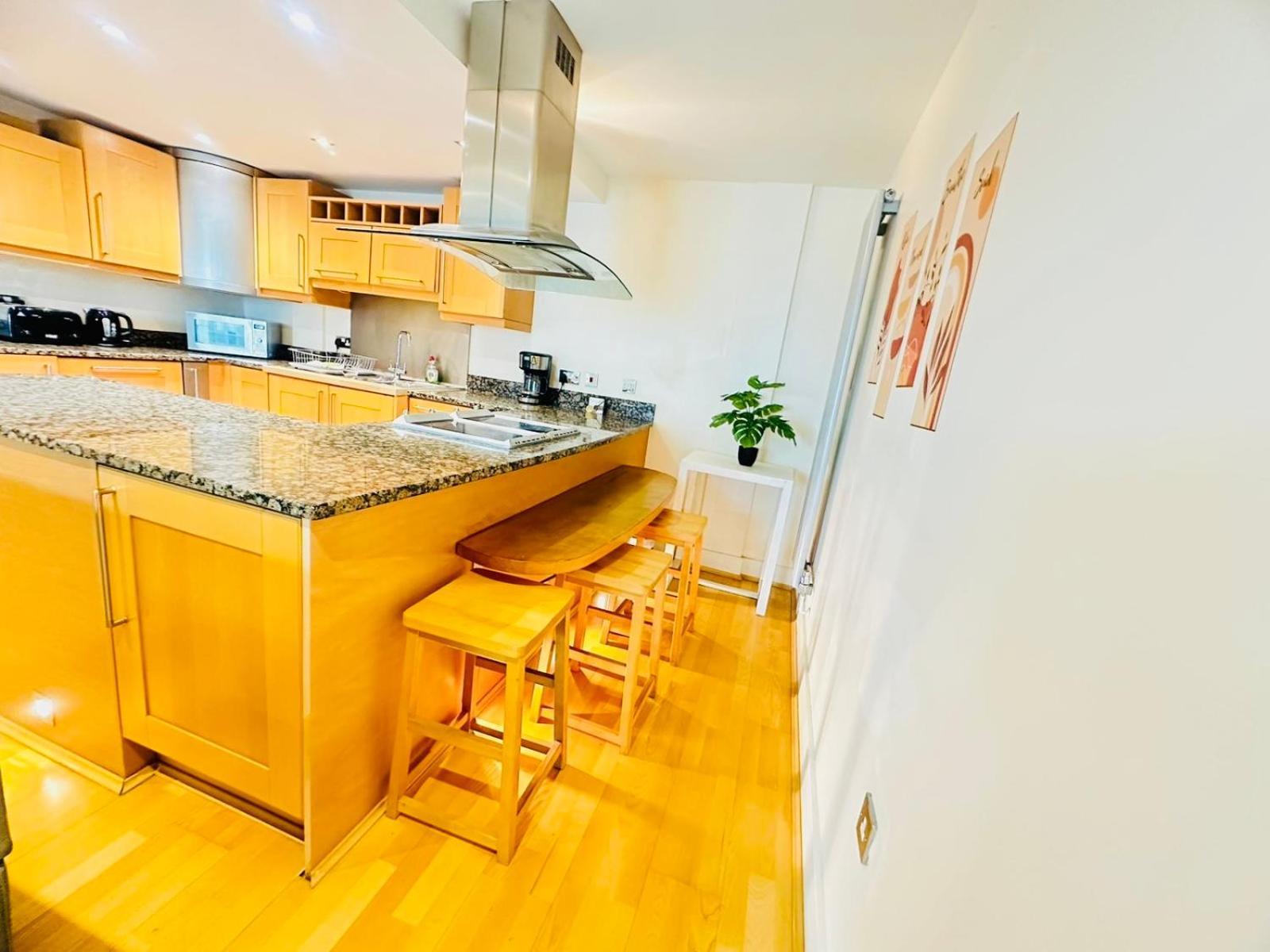 Modern 2Bed 2Bath Apartment Canary Wharf - Upto 5 Person 伦敦 外观 照片
