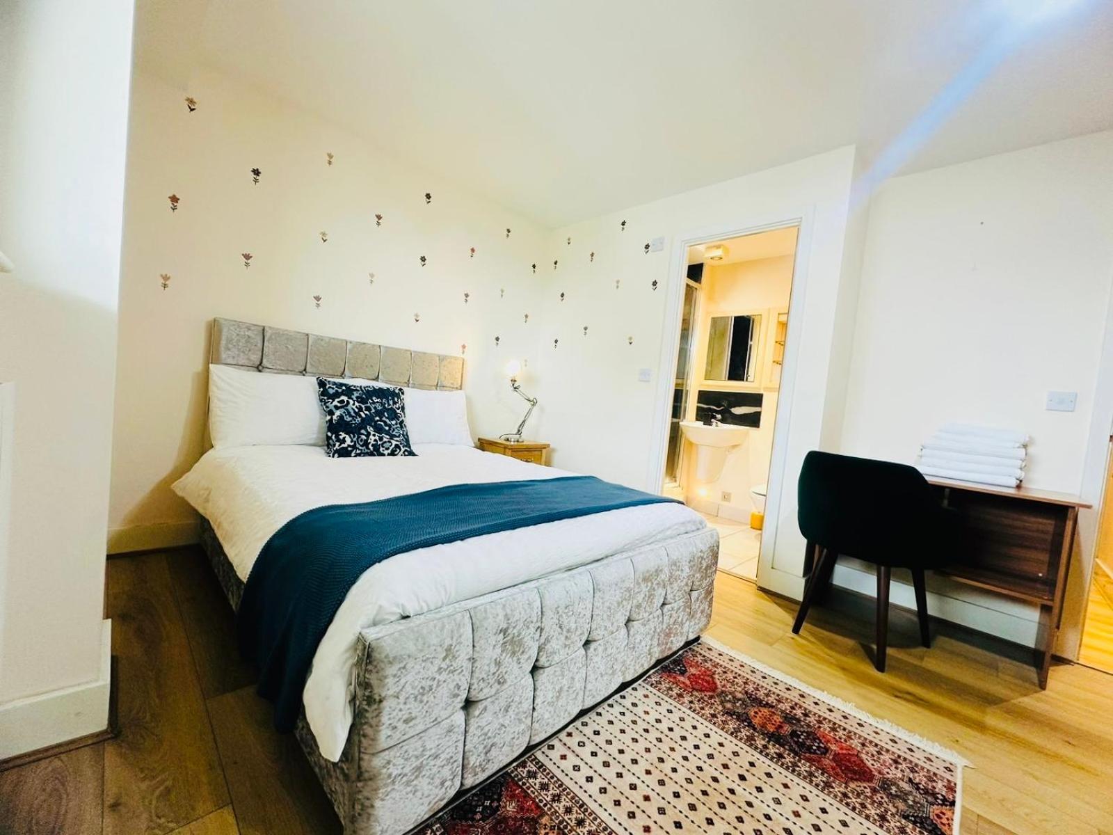 Modern 2Bed 2Bath Apartment Canary Wharf - Upto 5 Person 伦敦 外观 照片