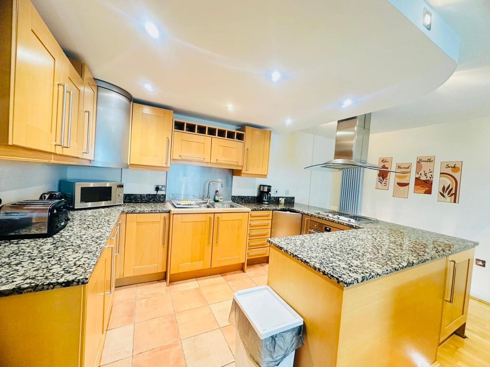 Modern 2Bed 2Bath Apartment Canary Wharf - Upto 5 Person 伦敦 外观 照片