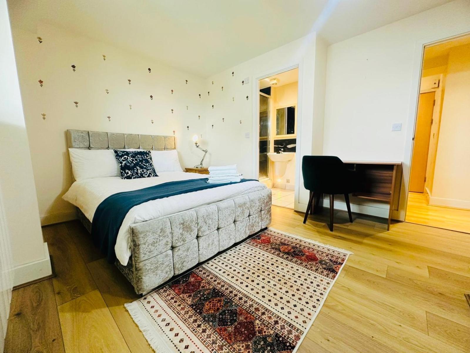 Modern 2Bed 2Bath Apartment Canary Wharf - Upto 5 Person 伦敦 外观 照片