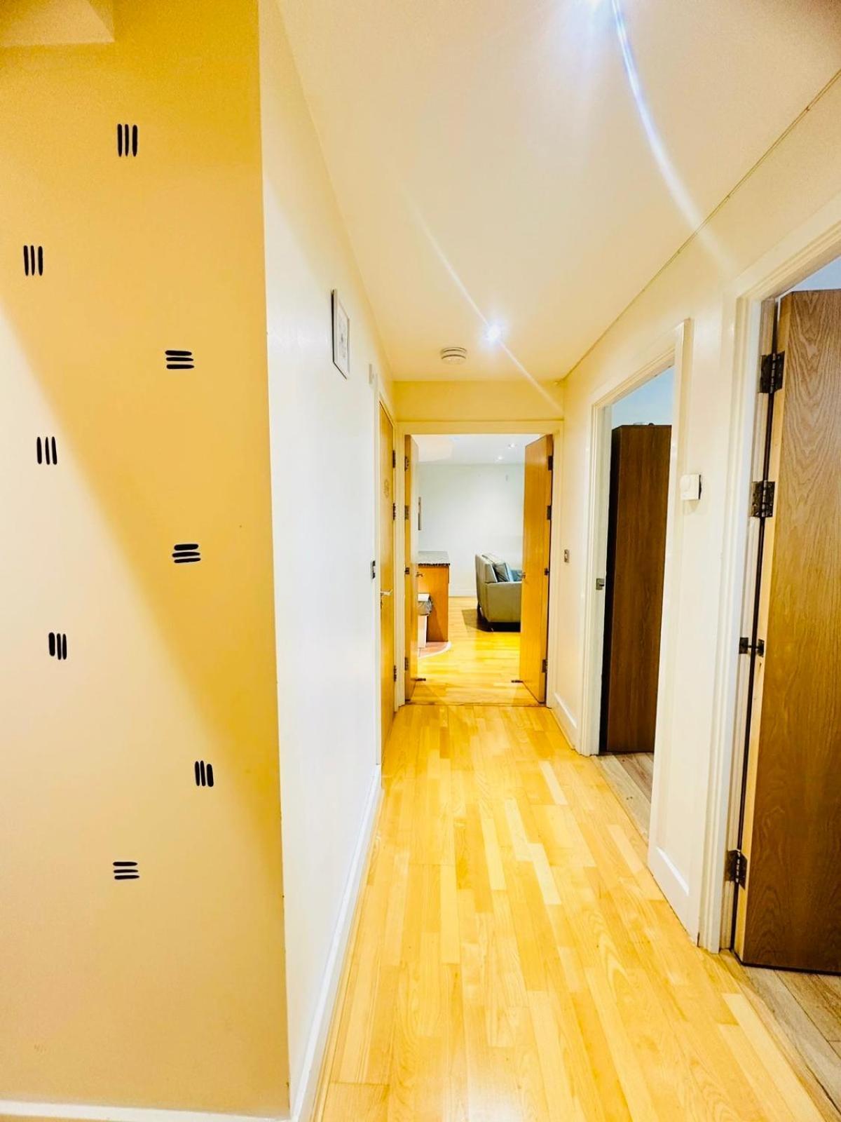 Modern 2Bed 2Bath Apartment Canary Wharf - Upto 5 Person 伦敦 外观 照片