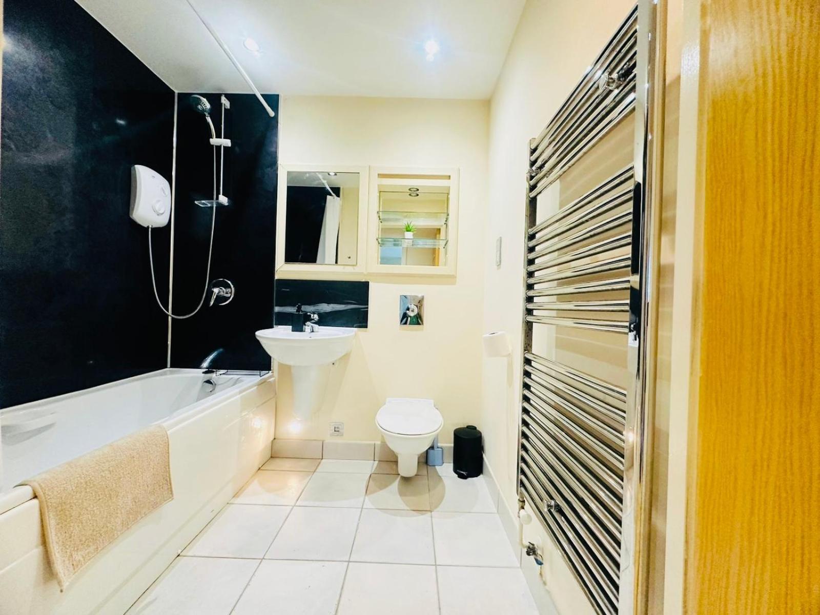 Modern 2Bed 2Bath Apartment Canary Wharf - Upto 5 Person 伦敦 外观 照片