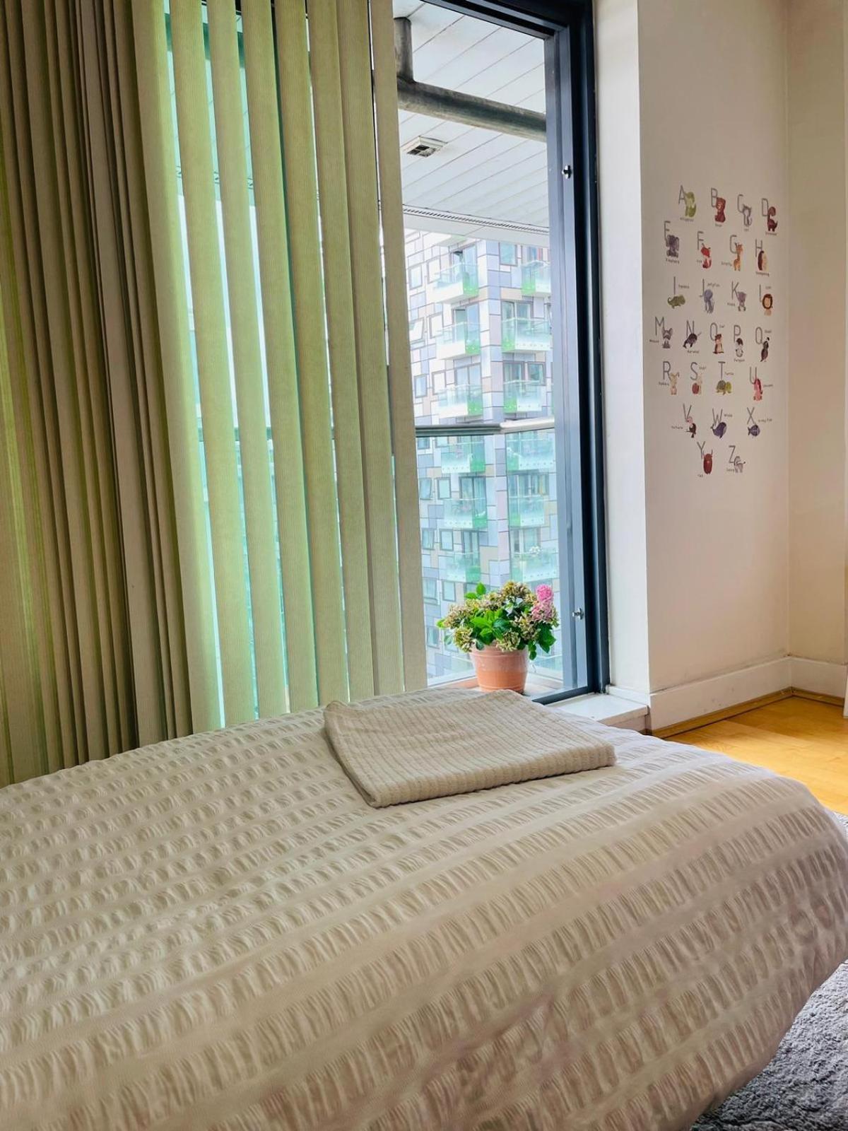 Modern 2Bed 2Bath Apartment Canary Wharf - Upto 5 Person 伦敦 外观 照片